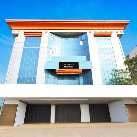 Super Townhouse Ameerpet Balkampet Road Хидерабад Екстериор снимка