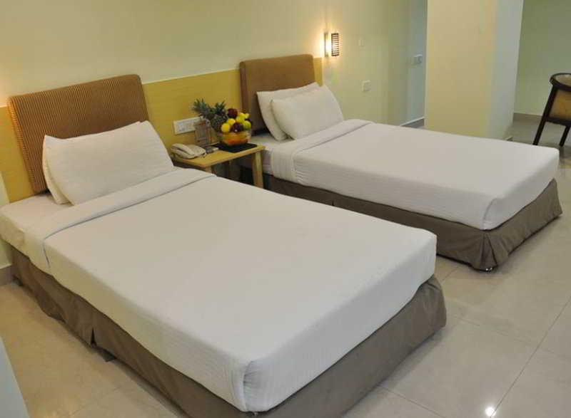 Super Townhouse Ameerpet Balkampet Road Хидерабад Екстериор снимка