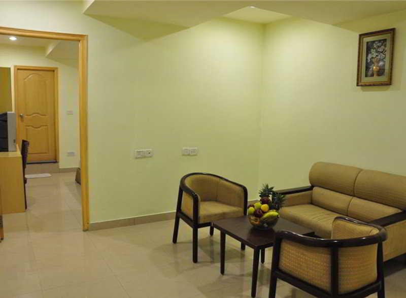 Super Townhouse Ameerpet Balkampet Road Хидерабад Екстериор снимка