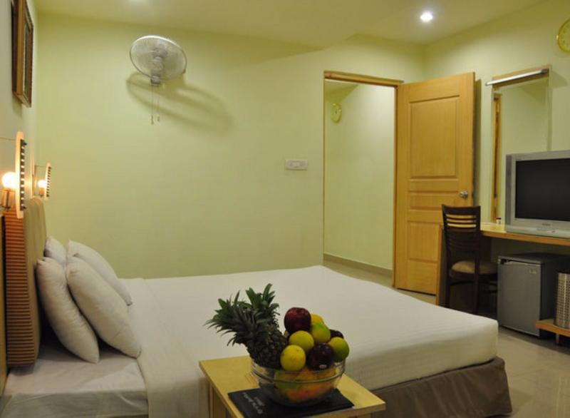 Super Townhouse Ameerpet Balkampet Road Хидерабад Екстериор снимка